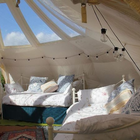 Tal-Y-Fan Farm 6M Stargazer Tent Bridgend (Wales) Exterior foto