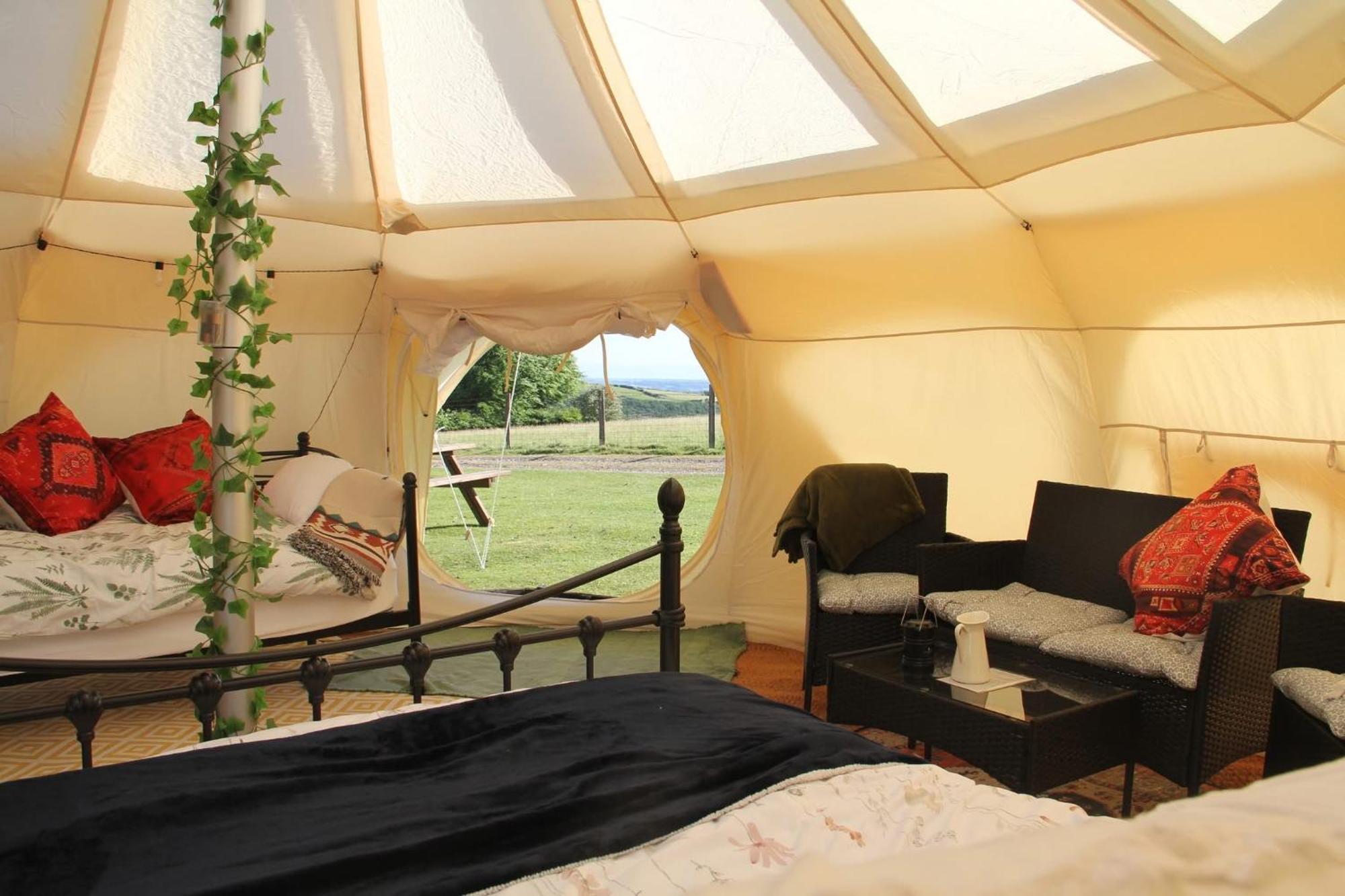 Tal-Y-Fan Farm 6M Stargazer Tent Bridgend (Wales) Exterior foto